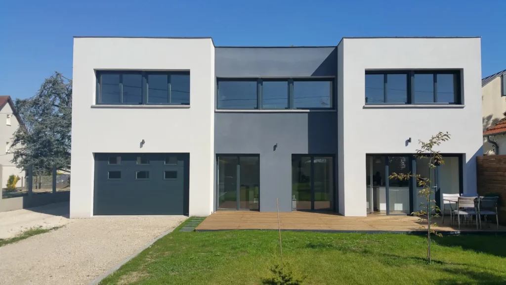 Maison contemporaine RT2012 construite dans le cadre d'un projet de valorisation immobilière